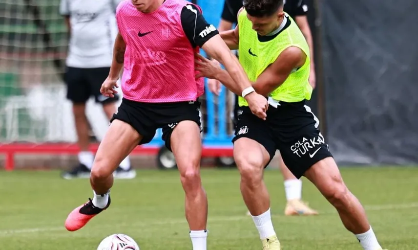 Dusan Vlahovic Beşiktaş'ta ilk antreman heyecanını yaşadı