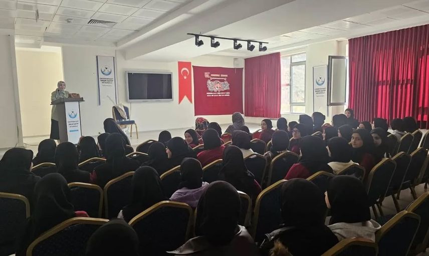 Bayburt'ta öğrencilere sabır ve tevekkül dersi verildi