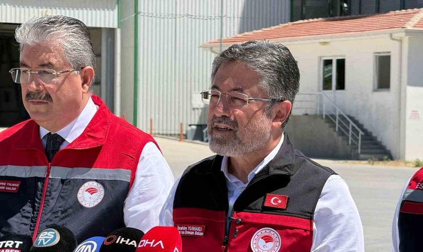 Bakan Yumaklı: 'Bitkisel üretimde Cumhuriyet tarihimizin rekorunu bekliyorum'