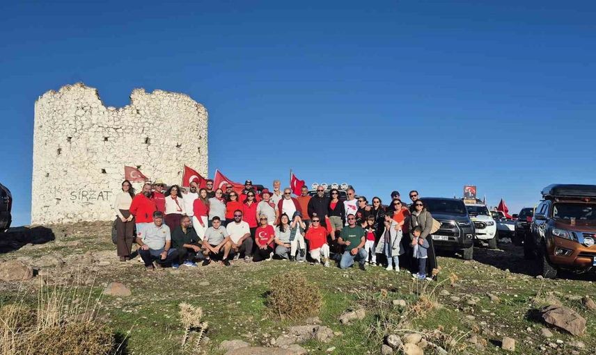 Bodrum'da Cumhuriyet Bayramı coşkusu: Arazi araçlarıyla şehir turu
