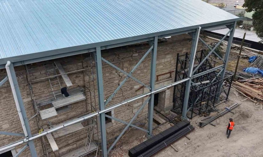 Tarihi eskil ulu camii, halkın yeniden ibadet etmesini bekliyor