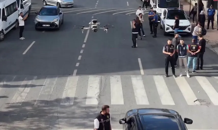 İstanbul'da dron destekli güvenlik uygulaması ile okul çevreleri denetlendi