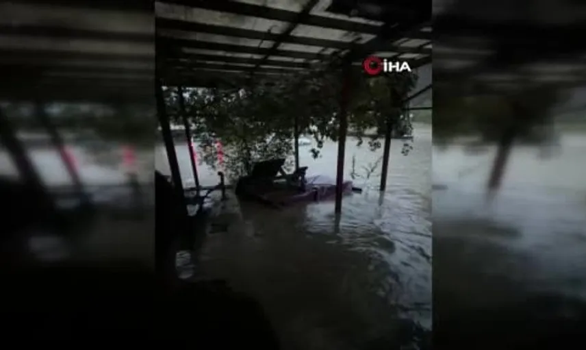 Murat Boz’dan acil yardım talebi: Stüdyoda mahsur kaldık