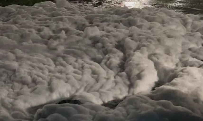 Sekapark sahilinde yağış sonrası oluşan köpüklere ceza: 1,6 milyon TL
