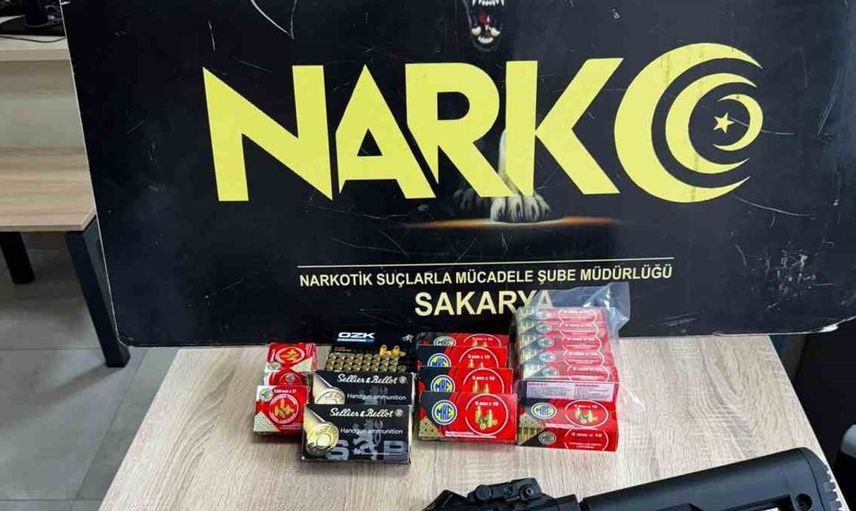 Sakarya'da güvenlik operasyonu: cephanelik gibi eve baskın yapıldı