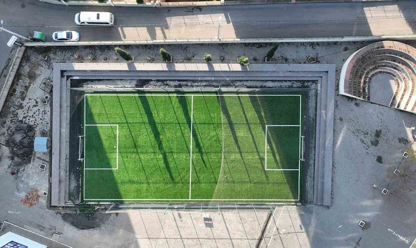Kahramanmaraş’ta spor alanları güçleniyor: 31 yeni halı saha hizmete girdi