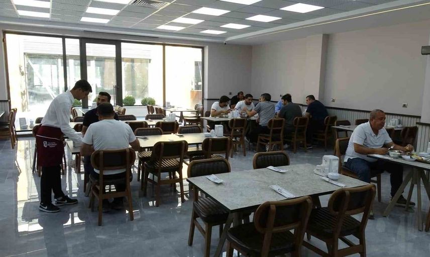 Depremin yıktığı Malatya çarşısı ayağa kalkıyor: gastronomi sokağında ilk ocak yandı