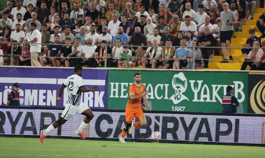 Alanyaspor ve Beşiktaş golsüz eşitlikle devreyi kapattı