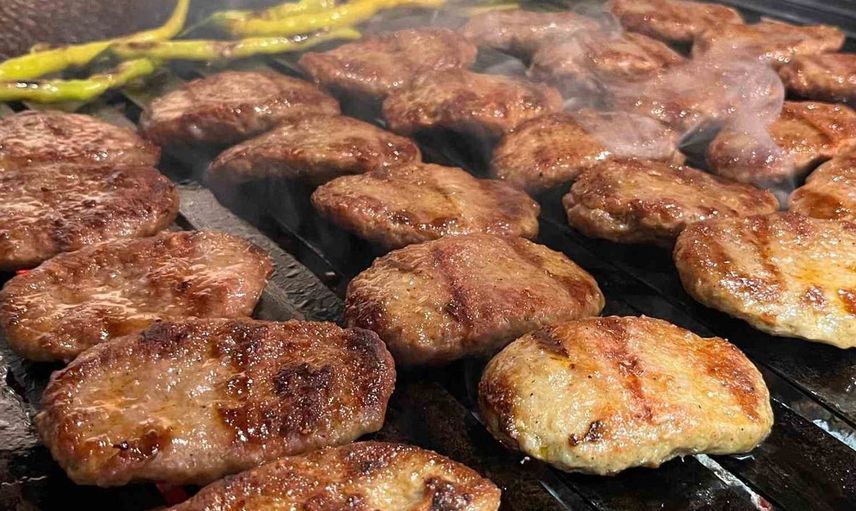 Lezzeti 44 yıldır değişmeyen Çerkezmüsellim pabuç köftesi Avrupa’ya açılıyor