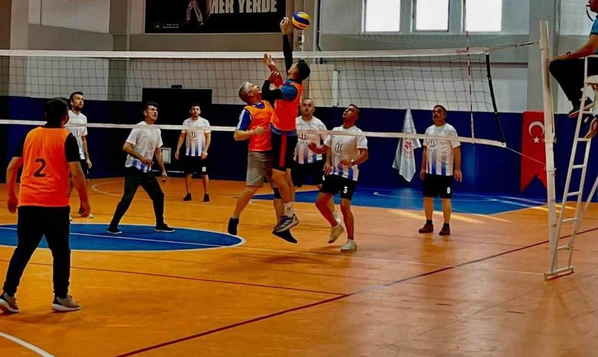 Pazaryeri'nde kaymakamlık kupası voleybol turnuvası sonuçlandı