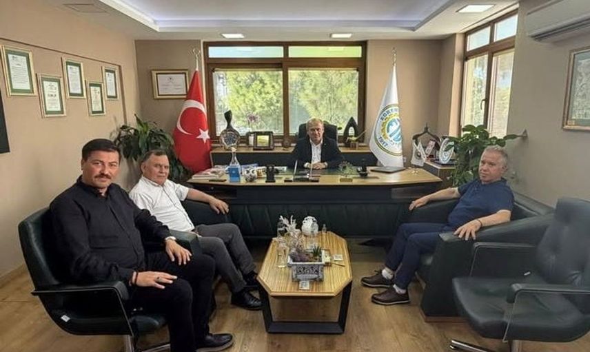 Mehmet Ertaş, Edremit Ticaret Odası'nda yöneticilerle bir araya geldi