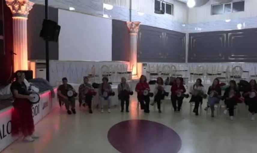 Müzikle hayata tutunan Edirneli kadınlar kanserle savaşta dayanışma içinde
