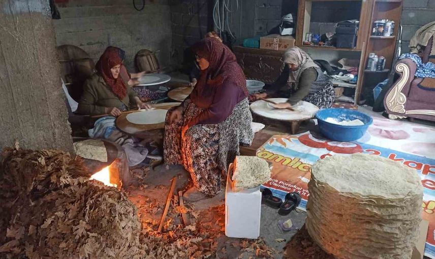 Samsun'da imece usulü yufka geleneğiyle dayanışma örneği