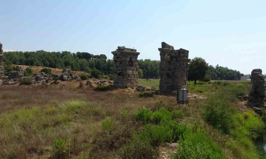 Antalya'daki tarihi su kemerleri yok olma tehlikesiyle karşı karşıya