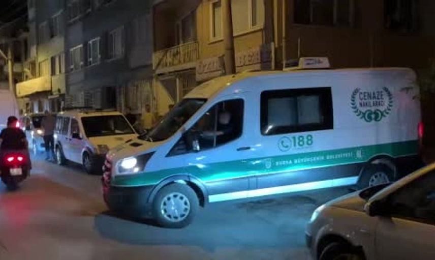 Bursa'da ev yangını can aldı: oğlunun ölüm haberini alan babanın feryadı yürek dağladı