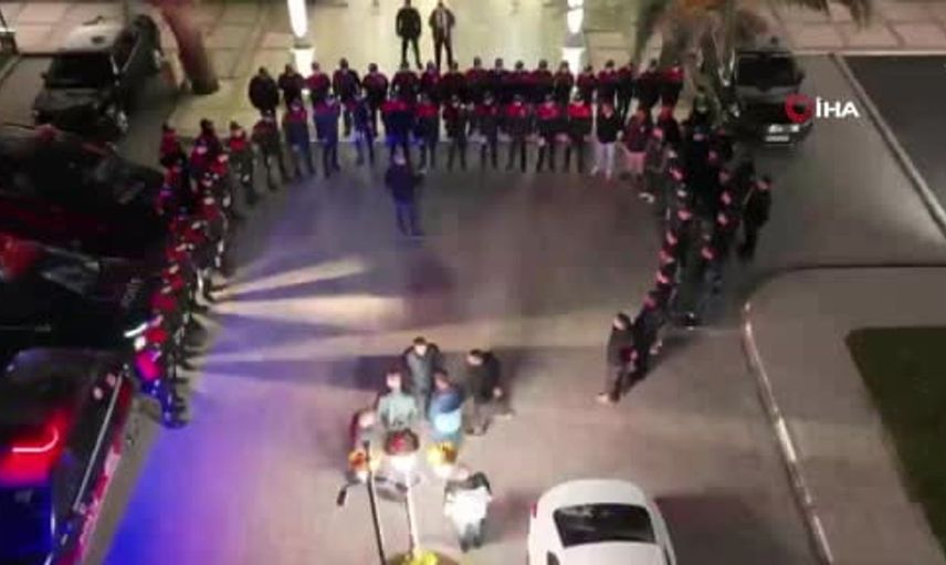 Beyoğlu'nda dron destekli asayiş uygulaması: 22 kişi gözaltına alındı