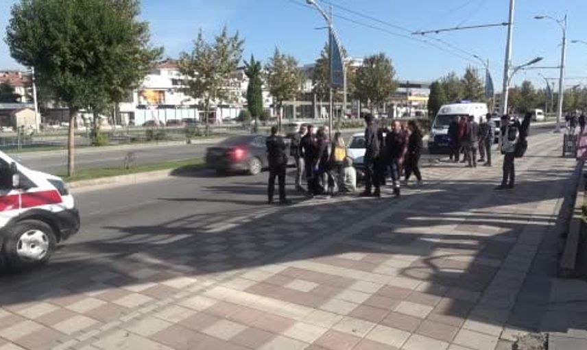 Malatya'da trambüs ve otomobil kazasında 5 kişi yaralandı