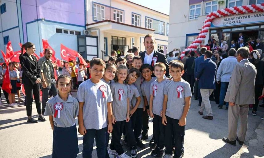 Balıkesir'de yeni eğitim yılı açılışı: Başkan Akın, eğitime yapılan yatırımı vurguladı