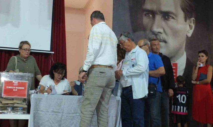Burhaniye Yeni Parti'de çiğdem avcu liderliğe yükseldi