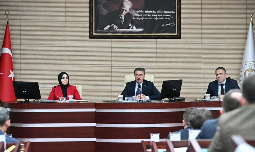 Erzurum'da sosyal yardımlar değerlendirildi: Vakıf performansları toplantısı yapıldı