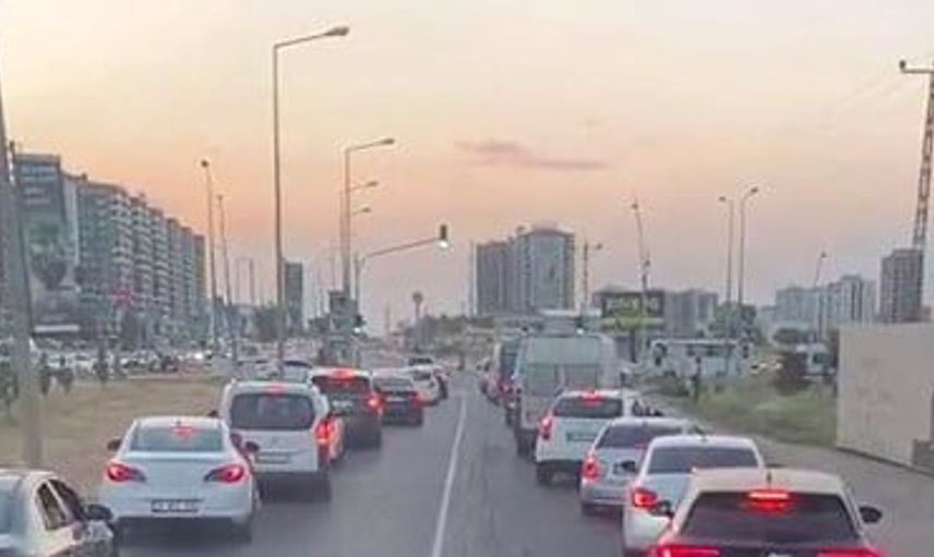 Diyarbakır'da itfaiye aracına duyarlı sürücülerden örnek davranış