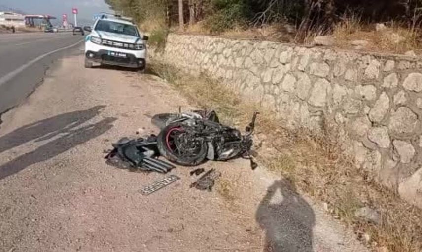 Gölbaşı'nda motosiklet ve otomobil çarpıştı: Motosiklet sürücüsü hayatını kaybetti