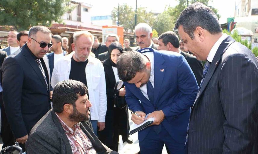 Diyarbakır'da terörsüz Türkiye görüşmeleri: MHP esnafla buluştu