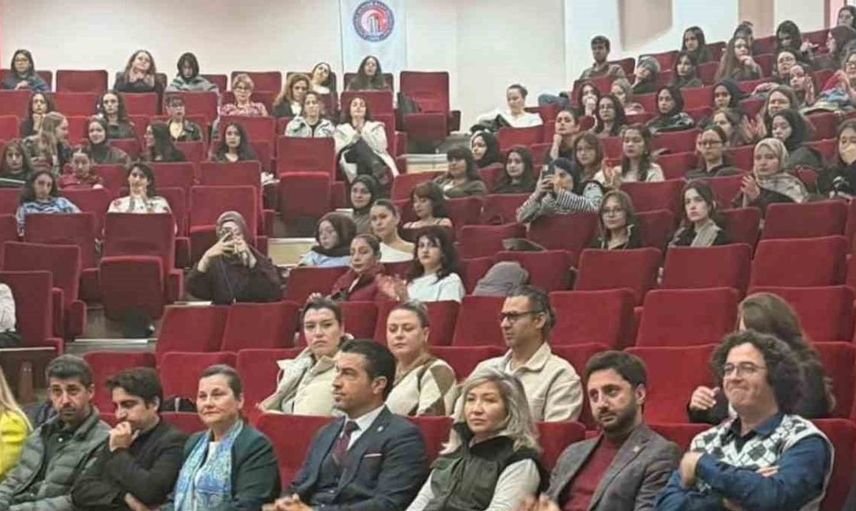 Çanakkale'de üniversite öğrencilerine yangın güvenliği eğitimi verildi