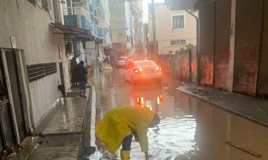 Diyarbakır'da yoğun yağış sonrası belediyeden acil önlemler