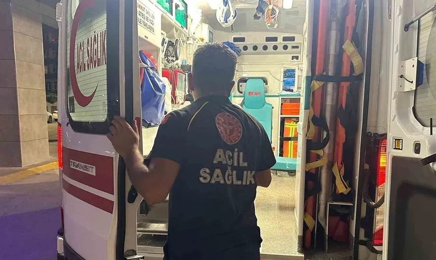 Düğün töreninde bıçaklı kavga: 5 kişi hastaneye kaldırıldı
