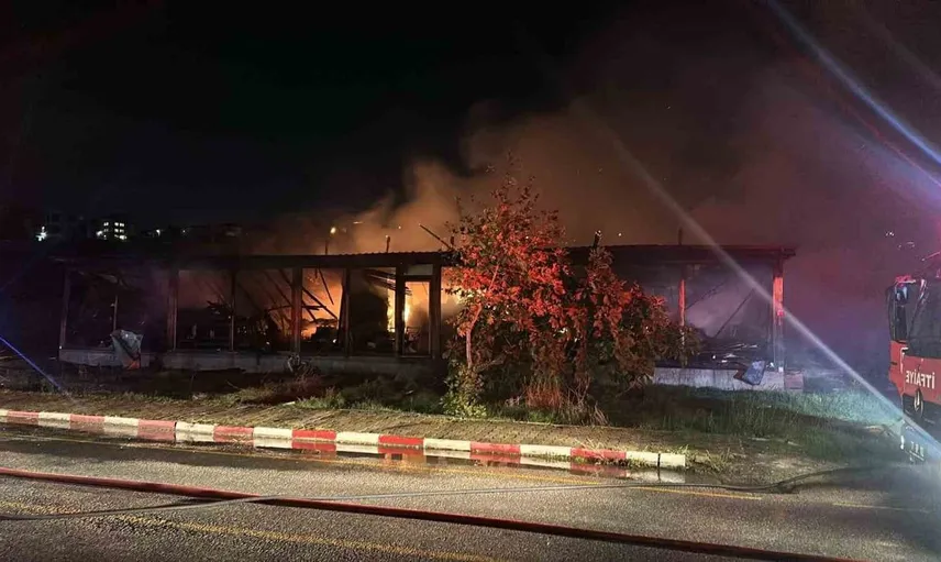 Yalova'da mobilya imalathanesinde çıkan yangın kontrol altına alındı
