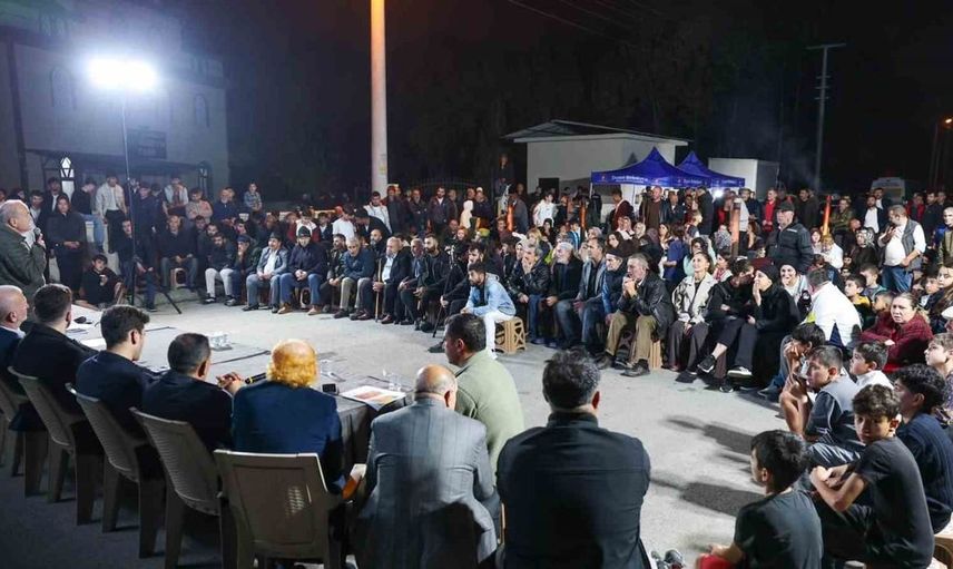 Başkan özlü, ağa mahallesinde halkla buluştu