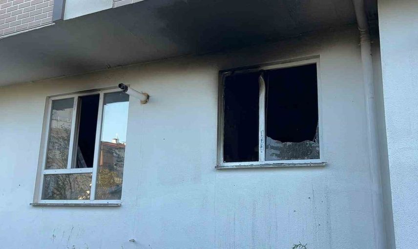 Düzce'deki 4 katlı binada yangın paniği: İtfaiye hızlı müdahaleyle kontrol altına aldı