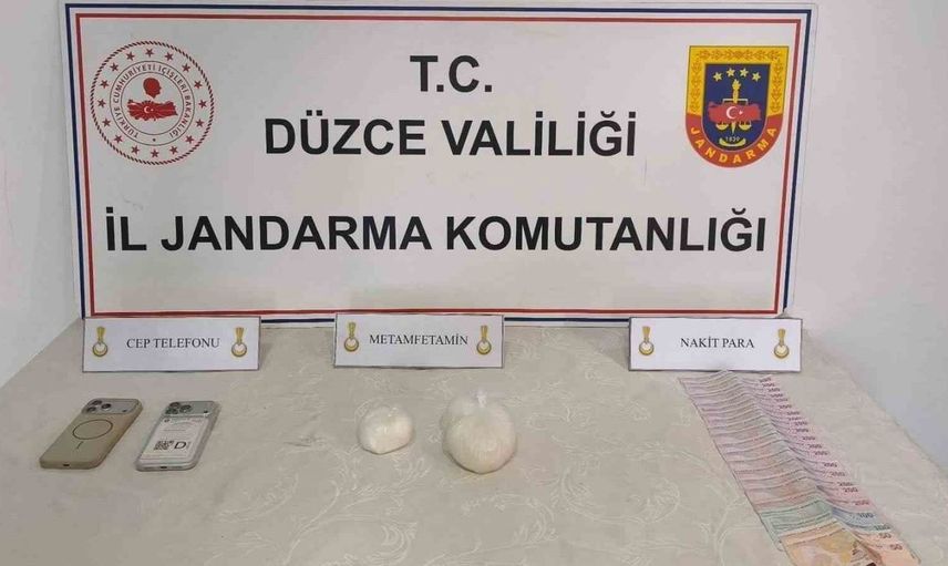 Düzce'de uyuşturucu operasyonunda iki kişi gözaltına alındı