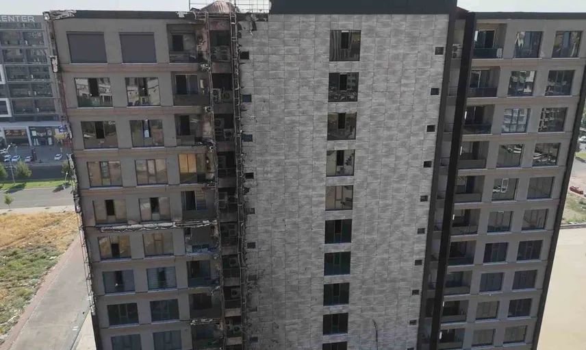 Diyarbakır'daki 12 katlı plazada çıkan yangın sonrası hasar büyüyor
