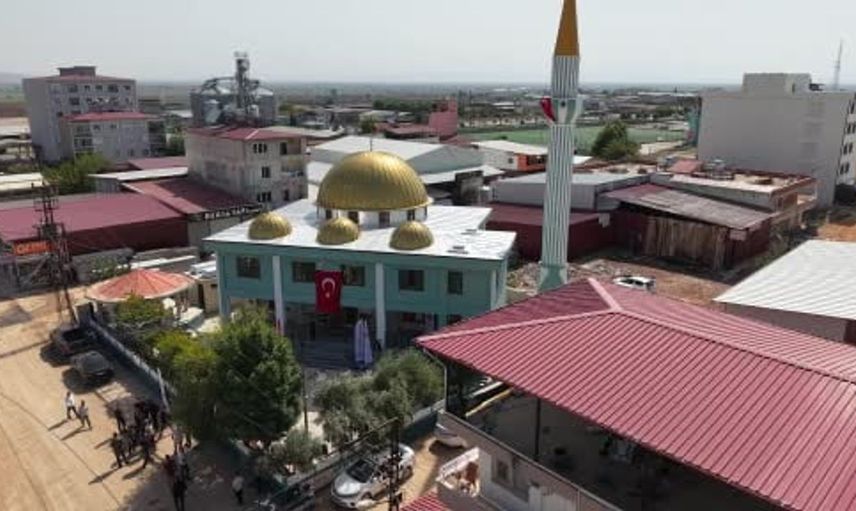 Hatay'da deprem sonrası inşa edilen 137'nci cami ibadete açıldı