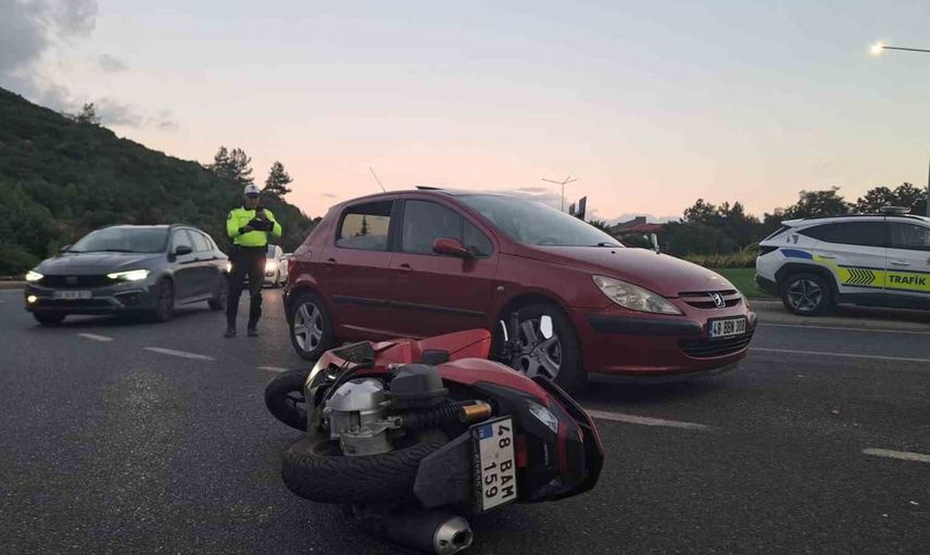 Muğla'da motosiklet ile otomobil çarpıştı: bir yaralı