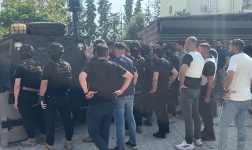 Adana'da hapis cezası olan şahıs, polis ekiplerine patlayıcıyla direndi