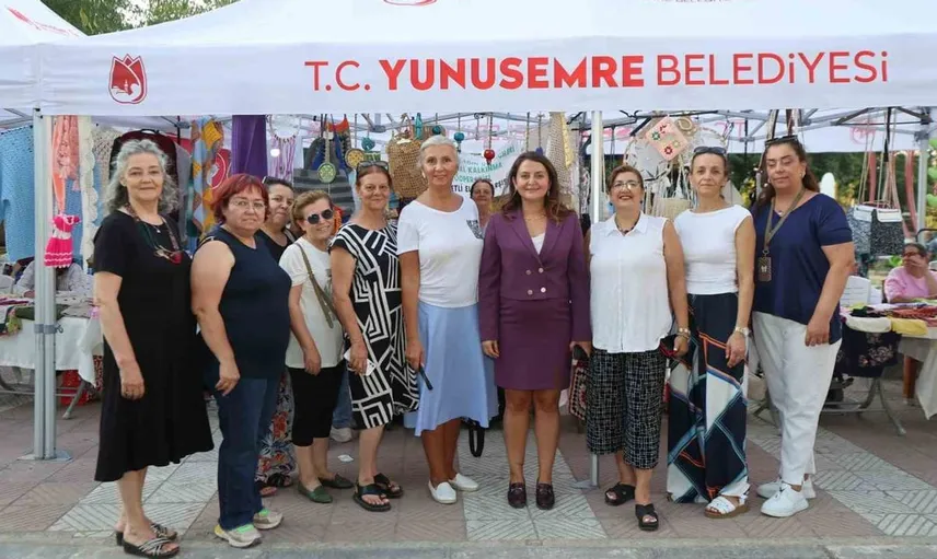 Kadın el emeği gece pazarı, Kaynak Mahallesi'nde büyük ilgi gördü