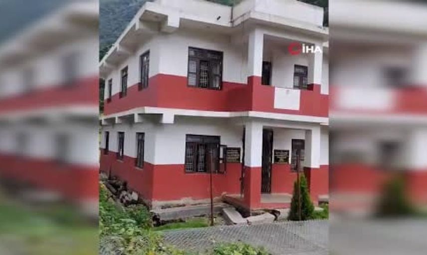 Nepal’de sel felaketi: Hükümet binası Daram Nehri’ne kapıldı