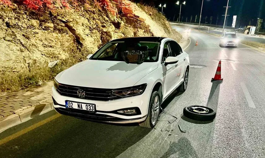 Adıyaman'da çukur felaketi: Dört aracın lastiği patladı