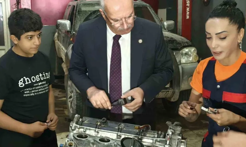 Kadın oto ustası ile sektördeki fırsatları konuştu
