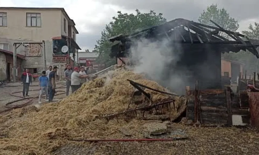 Samsun'da ambarda çıkan yangında büyük hasar: 7 ton buğday yandı