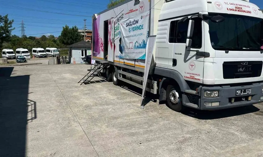 Düzce'nin kanser tarama tırı bartın'da işçiler için sağlık hizmeti sunuyor
