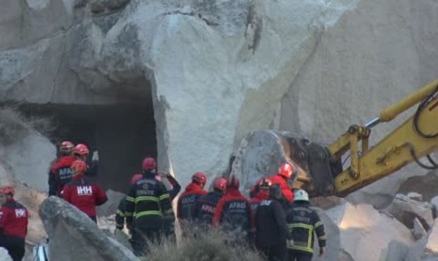 Kapadokya'da çöken peribacasından yaralı kurtarma operasyonu
