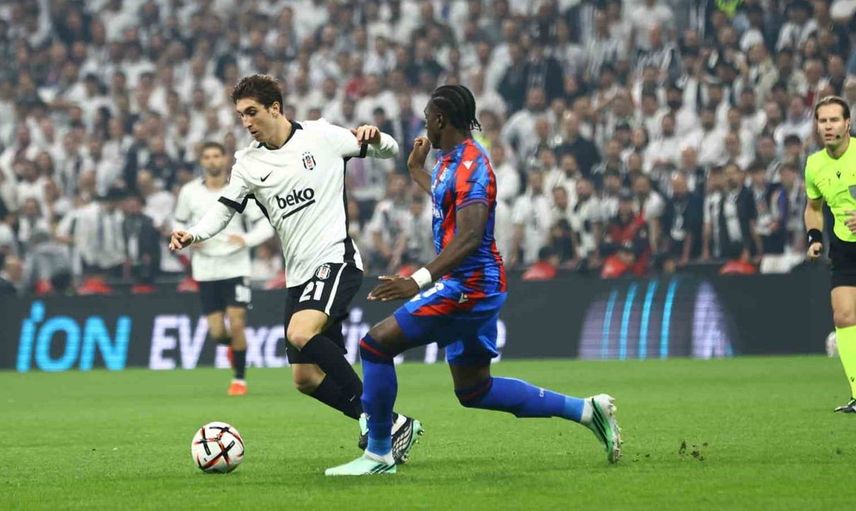 Beşiktaş'ın yeni oyuncusu Miretti, sakatlık nedeniyle oyuna devam edemedi