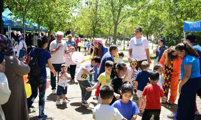 Özel bireyler yaz okulu etkinliklerinde doyasıya eğlendi