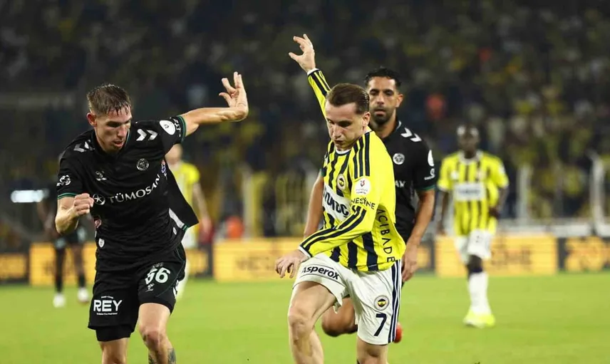 Fenerbahçe, Konyaspor karşısında ilk yarıyı üstün tamamladı
