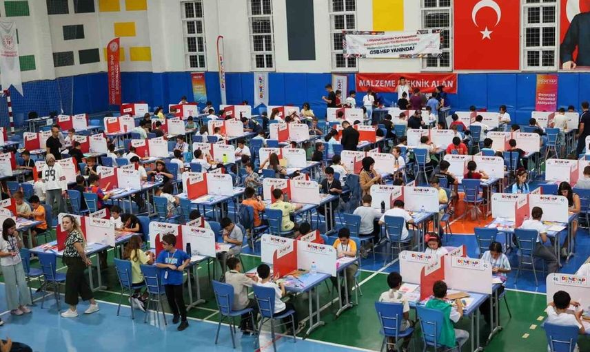 Denizli'de gençler DENEYAP sınavıyla teknolojiye adım attı