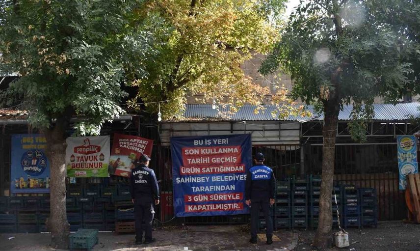 Son kullanma tarihi geçmiş ürünlere karşı sert önlem: İki market kapatıldı